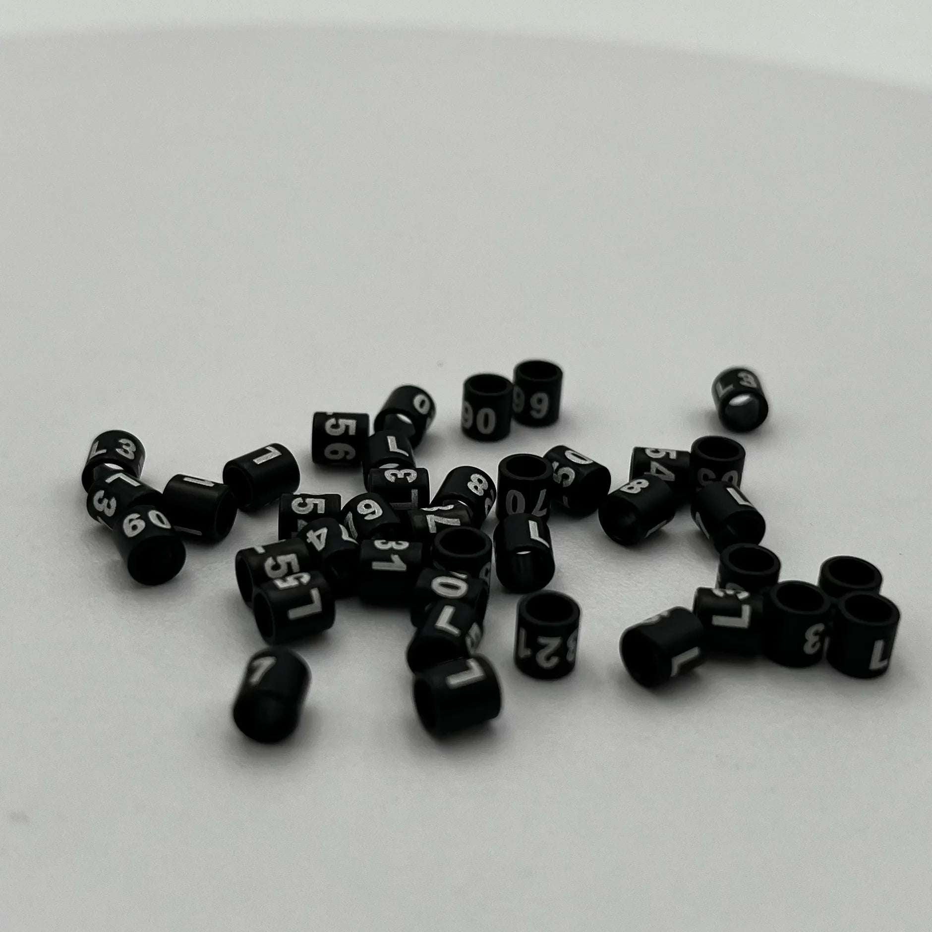 AviTag™ 25PCS Black 3.0mm ID Bird Leg Rings — Closed Aluminum Bands with Unique ID Numbers for Newborn Birds